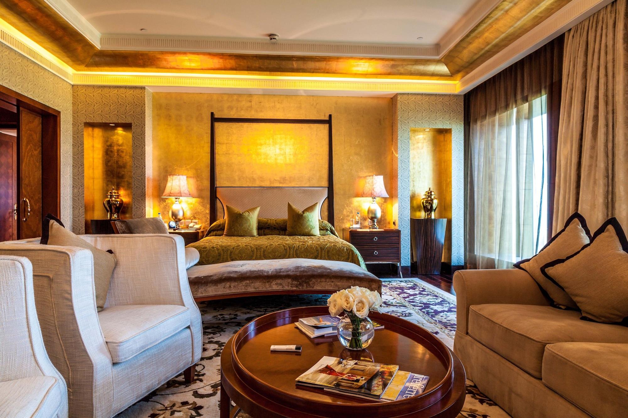 里拉安姆比尔古尔冈酒店及公寓 外观 照片 A suite at the Taj Mahal Palace