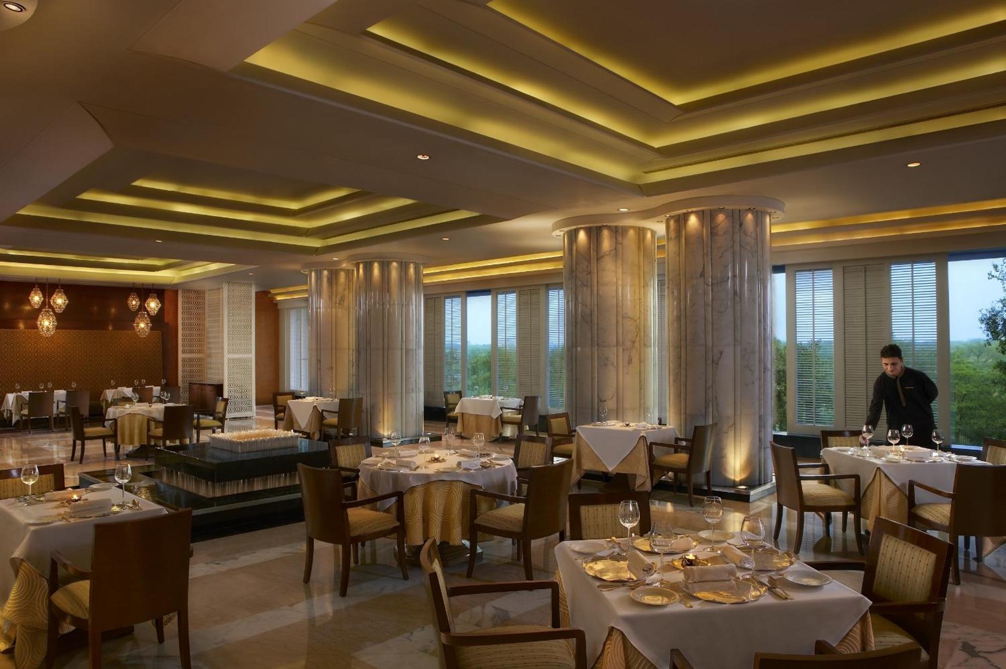 里拉安姆比尔古尔冈酒店及公寓 内观 照片 The restaurant