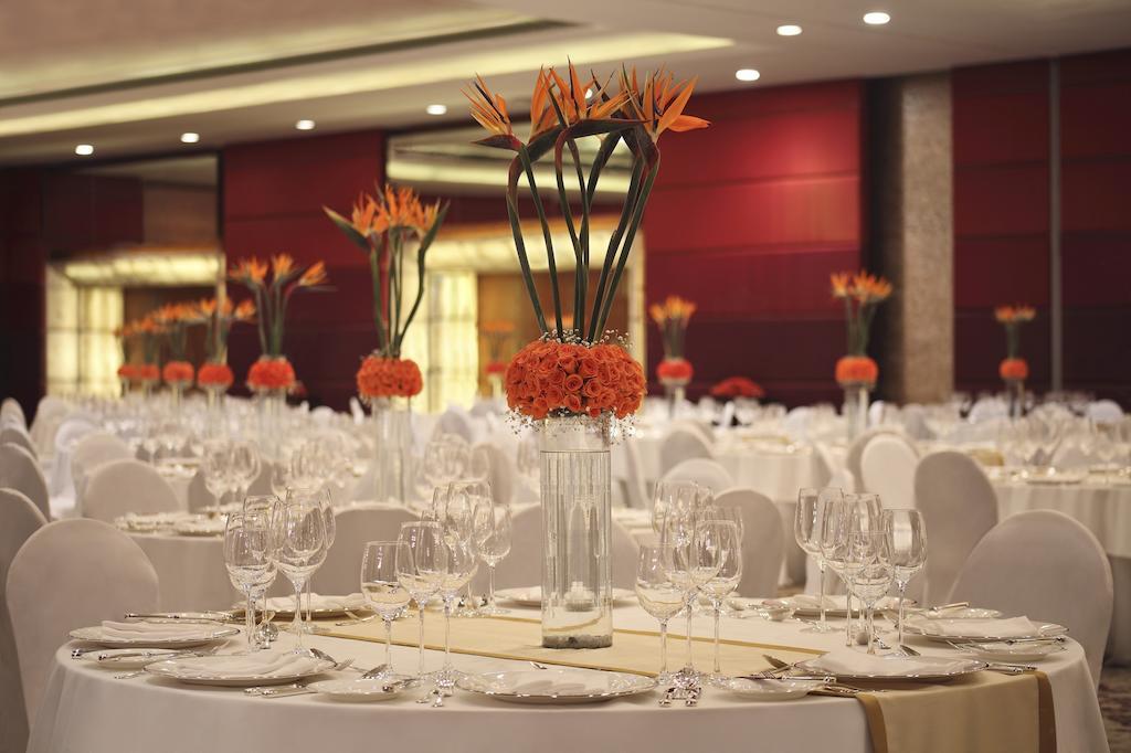 里拉安姆比尔古尔冈酒店及公寓 外观 照片 The Grand Ballroom